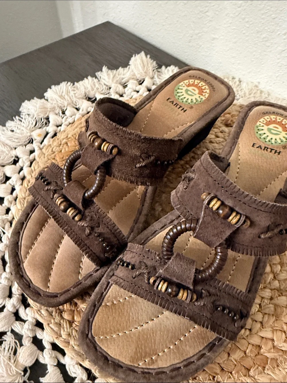 Earth Spirit Magnolia Brown Leather Beaded Wedge Sandals Shoes Womens 7.5